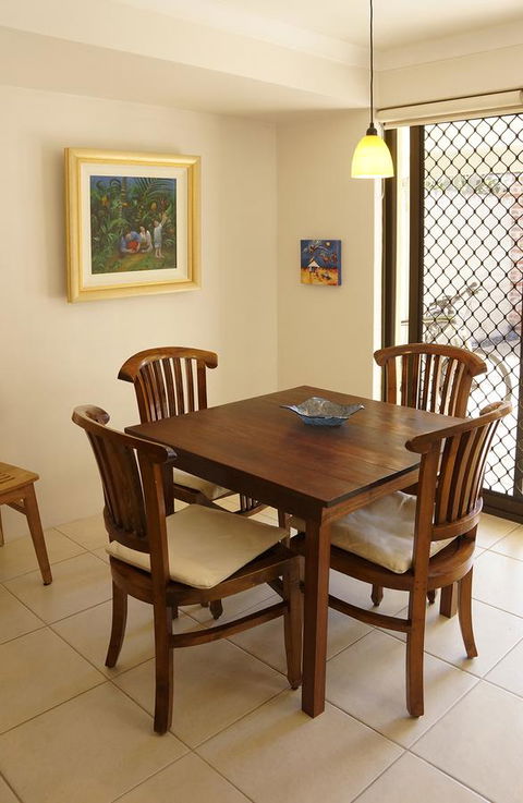 Suffolk House - Stays Accommodation 8
