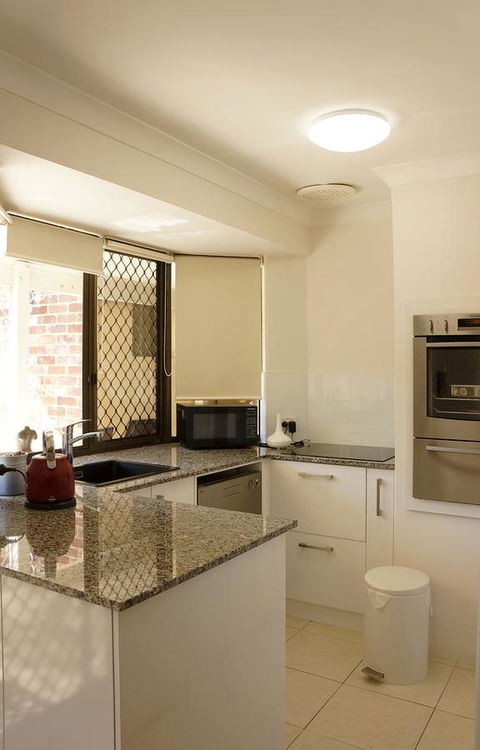 Suffolk House - Stays Accommodation 9