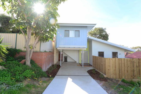 Sunny Blinco Street House - Stayed 13