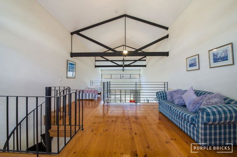 Spacious Central Townhouse - Stays Accommodation 4