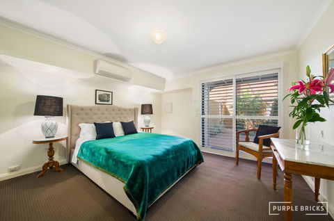 Spacious Central Townhouse - Stays Accommodation 7