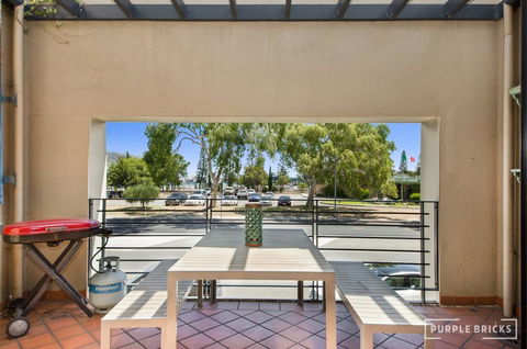 Spacious Central Townhouse - Stays Accommodation 9
