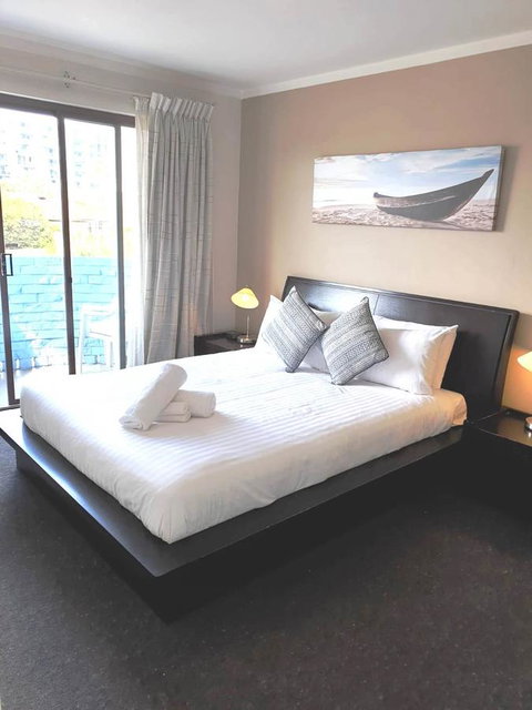 West Beach Lagoon 107 - Great Value - Stayed 4