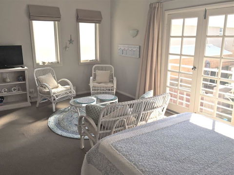 Fremantle Local Beach Studio - Stays Accommodation 3