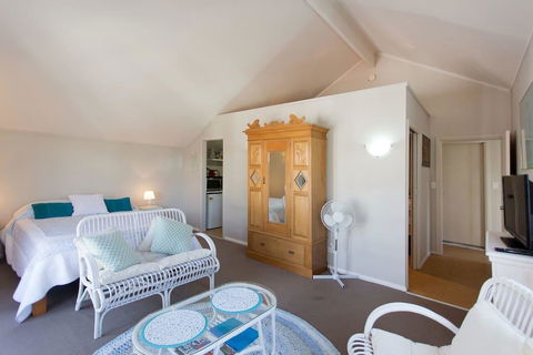 Fremantle Local Beach Studio - Stays Accommodation 13
