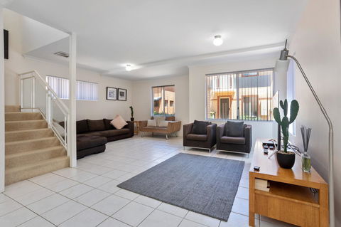 Cooper Street - Stays Accommodation 3