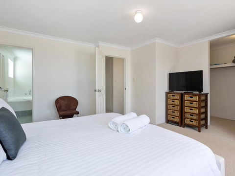 Cooper Street - Stays Accommodation 7