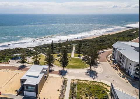 Mandurah Beach Front Apartment - Stays Accommodation 1