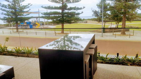 Mandurah Beach Front Apartment - Stays Accommodation 14