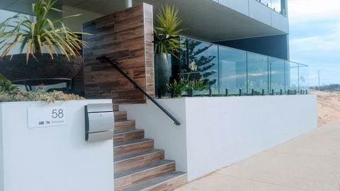 Mandurah Beach Front Apartment - Stays Accommodation 5