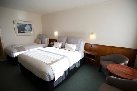 SureStay Hotel By Best Western The Clarence On Melville - Stayed 7