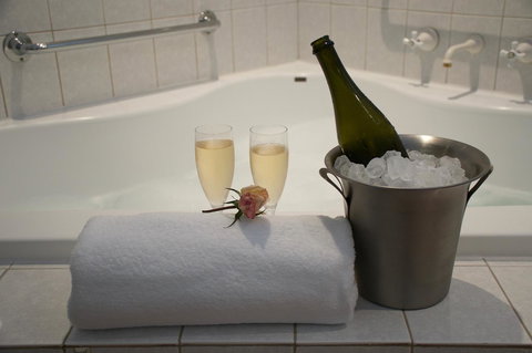 SureStay Hotel By Best Western The Clarence On Melville - Stayed 20