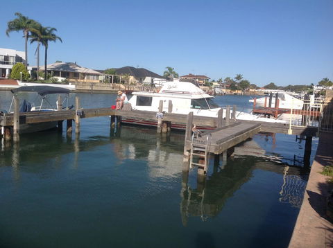 Waterside Canal Dreams - Stays Accommodation 37