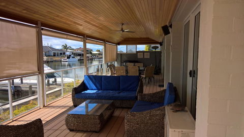 Waterside Canal Dreams - Stays Accommodation 6