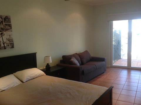 Waterside Canal Dreams - Stays Accommodation 21