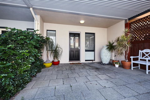 Fremantle Townhouse Unit 6 - Stayed 11