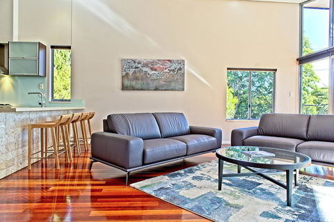 Central Avenue Apartments - Stayed 2