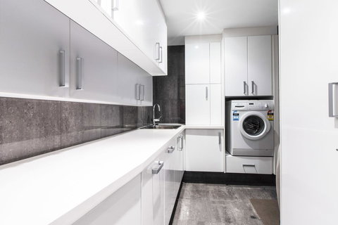 Ambar Villa Between City And Freo - Stayed 23