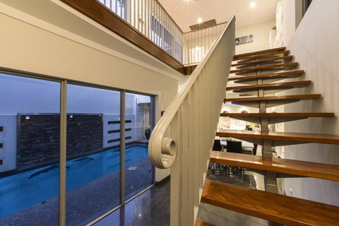 Ambar Villa Between City And Freo - Stayed 27