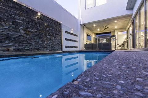 Ambar Villa Between City And Freo - Stayed 4