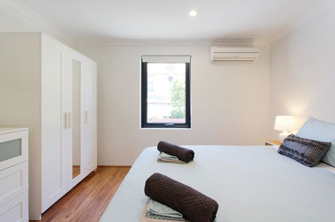 Monument Hill Townhouse - Fremantle - Stayed 7