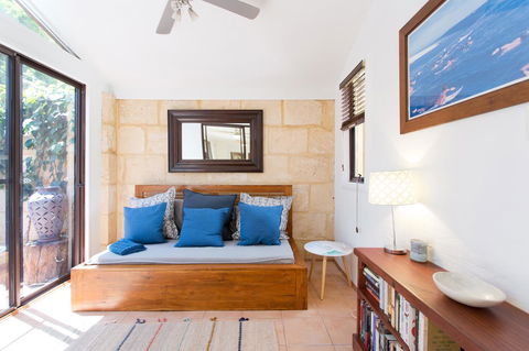 Monument Hill Townhouse - Fremantle - Stayed 17