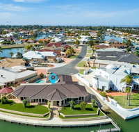 LA ANCHOR ON THE CANALS MANDURAH - Stays Accommodation