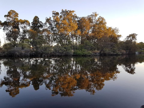 Amazing River House - Stays Accommodation 26