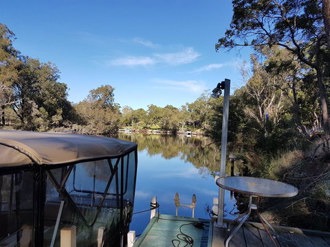 Amazing River House - Stays Accommodation 25