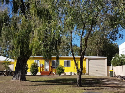 Amazing River House - Stays Accommodation 2