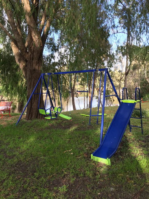 Amazing River House - Stays Accommodation 16