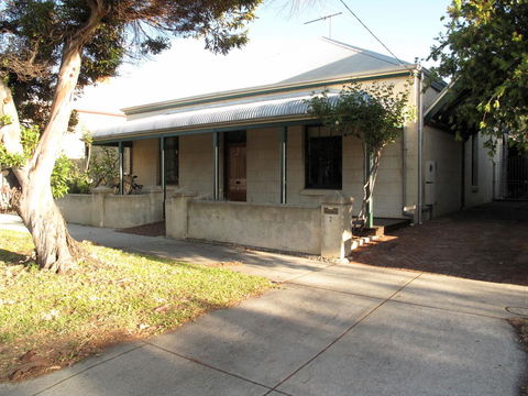 The Russell House - Stayed 23