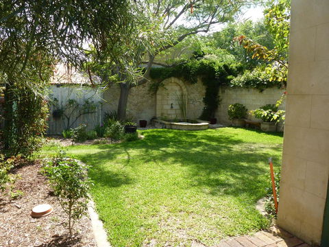The Russell House - Stayed 18