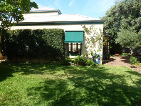 The Russell House - Stayed 19