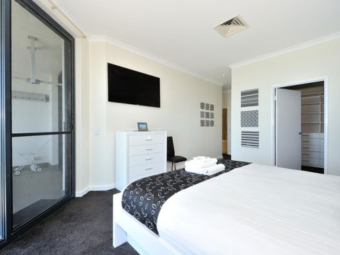 Nautilus By Rockingham Apartments - Stayed 3