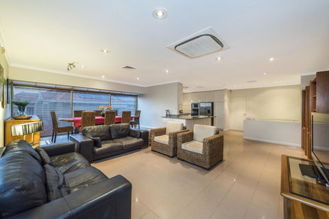 Perth Luxury Accommodation - Stayed 42