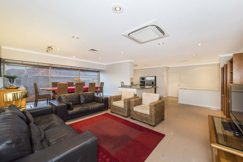 Perth Luxury Accommodation - Stayed 27