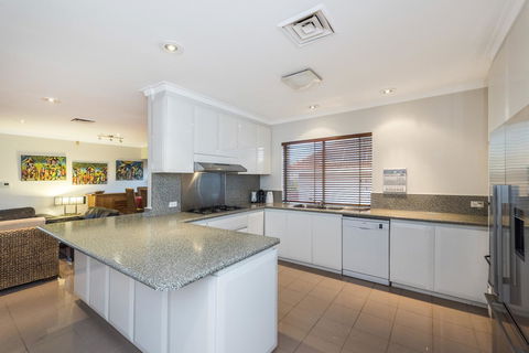 Perth Luxury Accommodation - Stayed 38