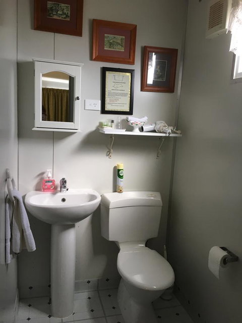 Armadale Cottage Bed & Breakfast - Stays Accommodation 6