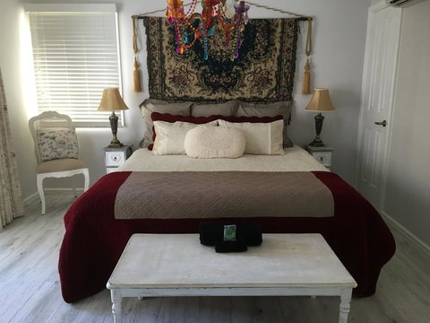 Applegate Lane Chalet - Stayed 0