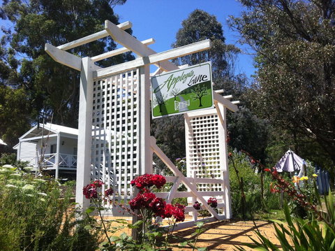 Applegate Lane Chalet - Stayed 14