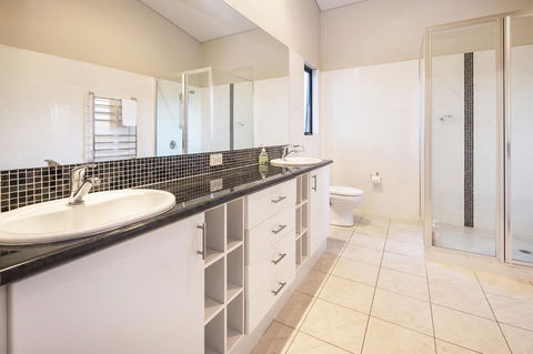 12/26 Yallingup Beach Road - Stayed 10