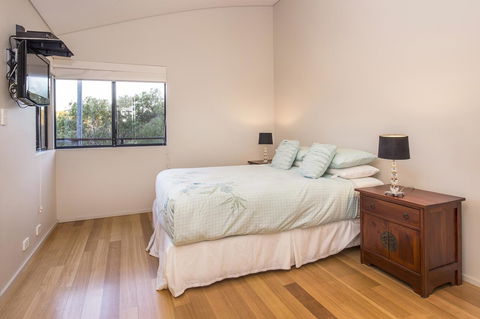 12/26 Yallingup Beach Road - Stayed 4