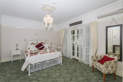 Rosebridge House Bed & Breakfast Adult Retreat - Stays Accommodation 9
