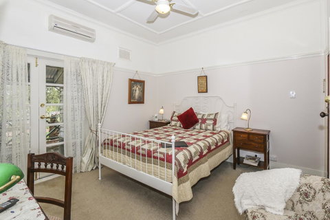 Rosebridge House Bed & Breakfast Adult Retreat - Stays Accommodation 24