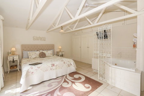 Rosebridge House Bed & Breakfast Adult Retreat - Stays Accommodation 5