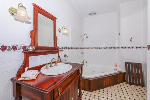 Rosebridge House Bed & Breakfast Adult Retreat - Stays Accommodation 10