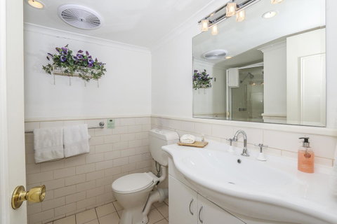 Rosebridge House Bed & Breakfast Adult Retreat - Stays Accommodation 6