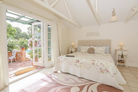 Rosebridge House Bed & Breakfast Adult Retreat - Stays Accommodation 4
