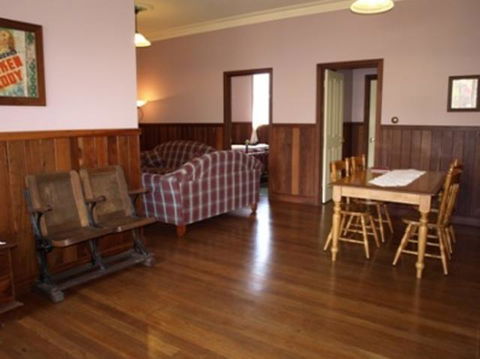 Pemberton Old Picture Theatre Holiday Apartments - Stayed 30